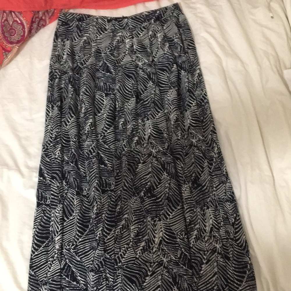 NWT printed navy maxi skirt
